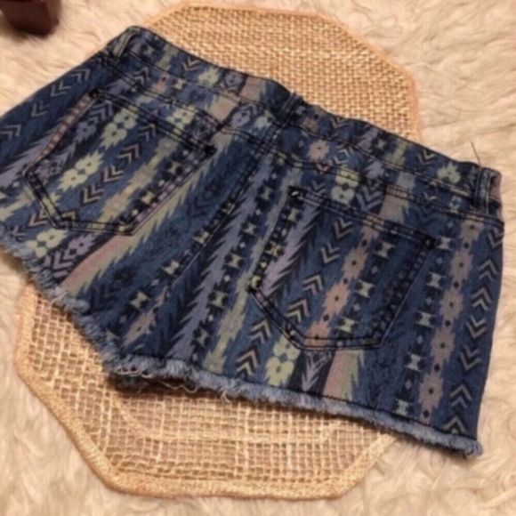 Tribal Southwestern Print Jean Shorts - Picture 6 of 7